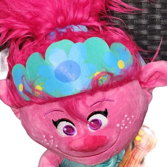 DreamWorks Trolls Poppy Doll World Tour Poppy 21" Ukulele Pink Cute Movie - Picture 3 of 6